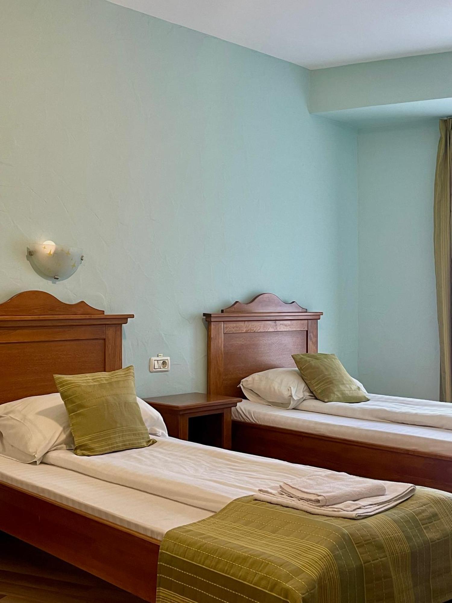 Hotel Lucy Star Cluj-Napoca Buitenkant foto