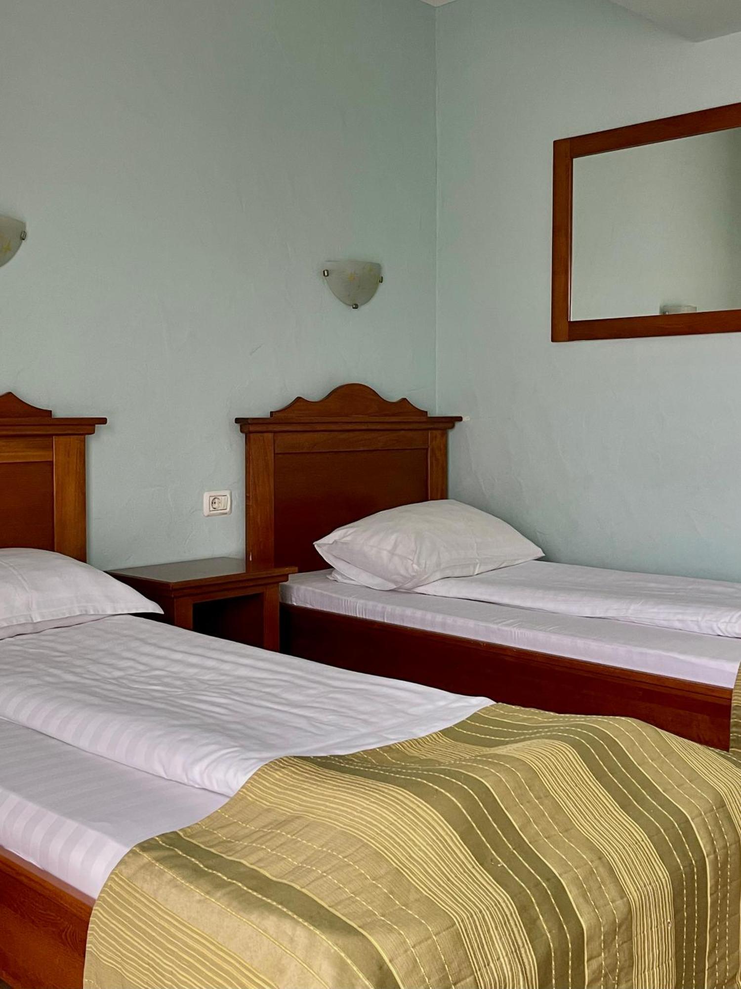 Hotel Lucy Star Cluj-Napoca Buitenkant foto