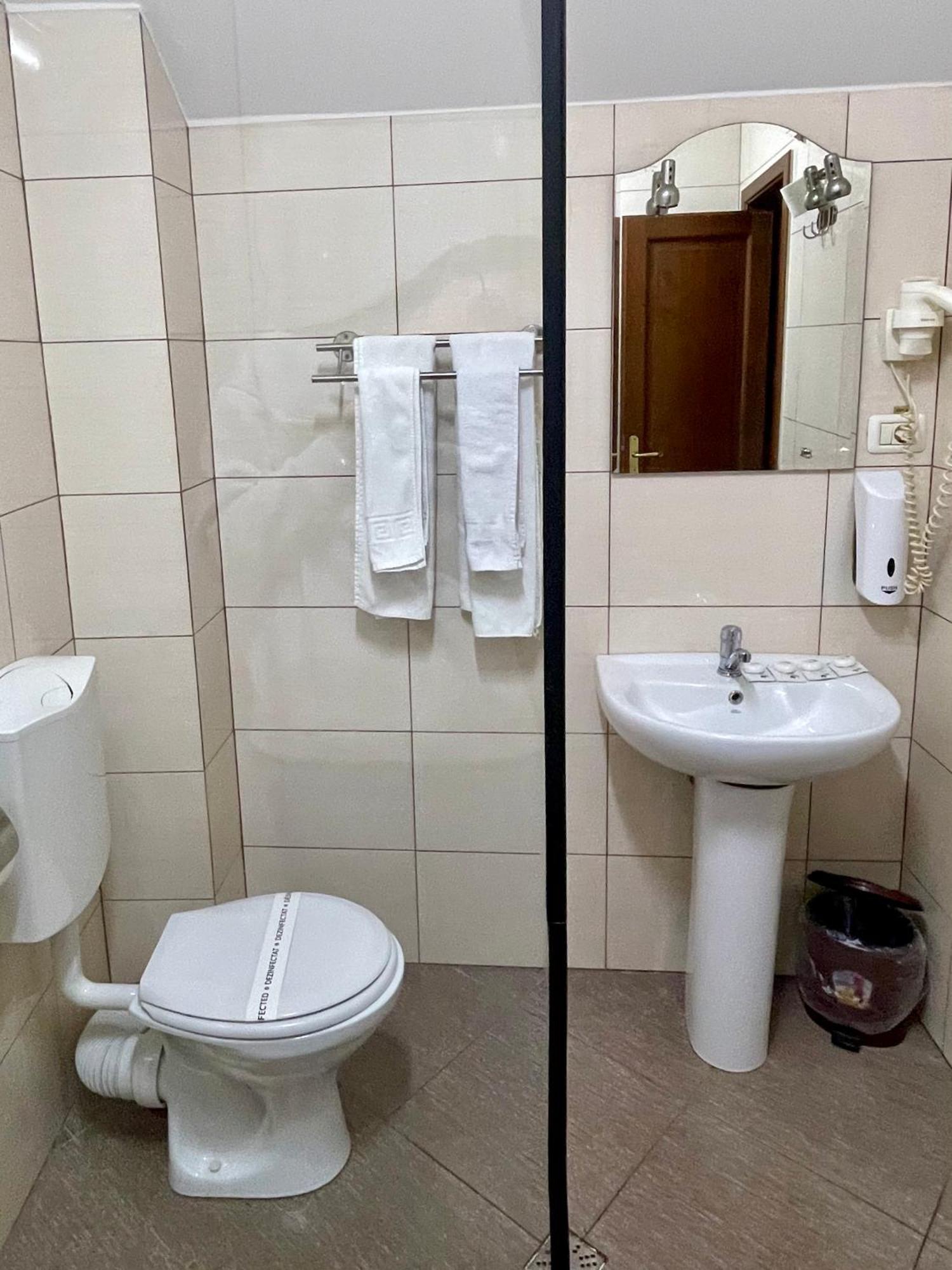Hotel Lucy Star Cluj-Napoca Buitenkant foto