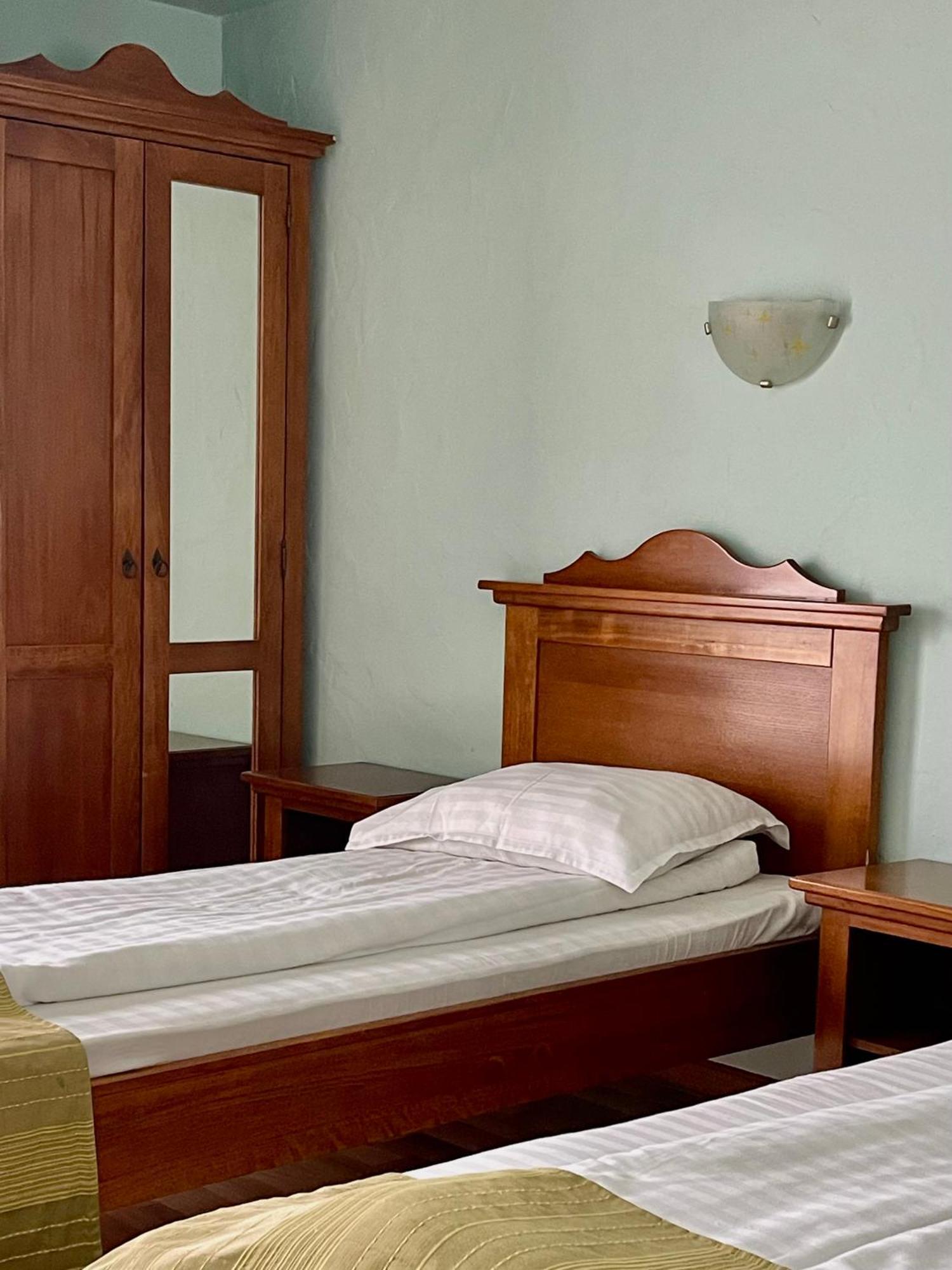 Hotel Lucy Star Cluj-Napoca Buitenkant foto